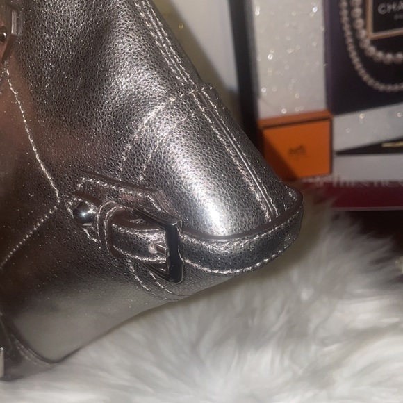 NWT Authentic Michael Kors wristlet clutch - Picture 5 of 15